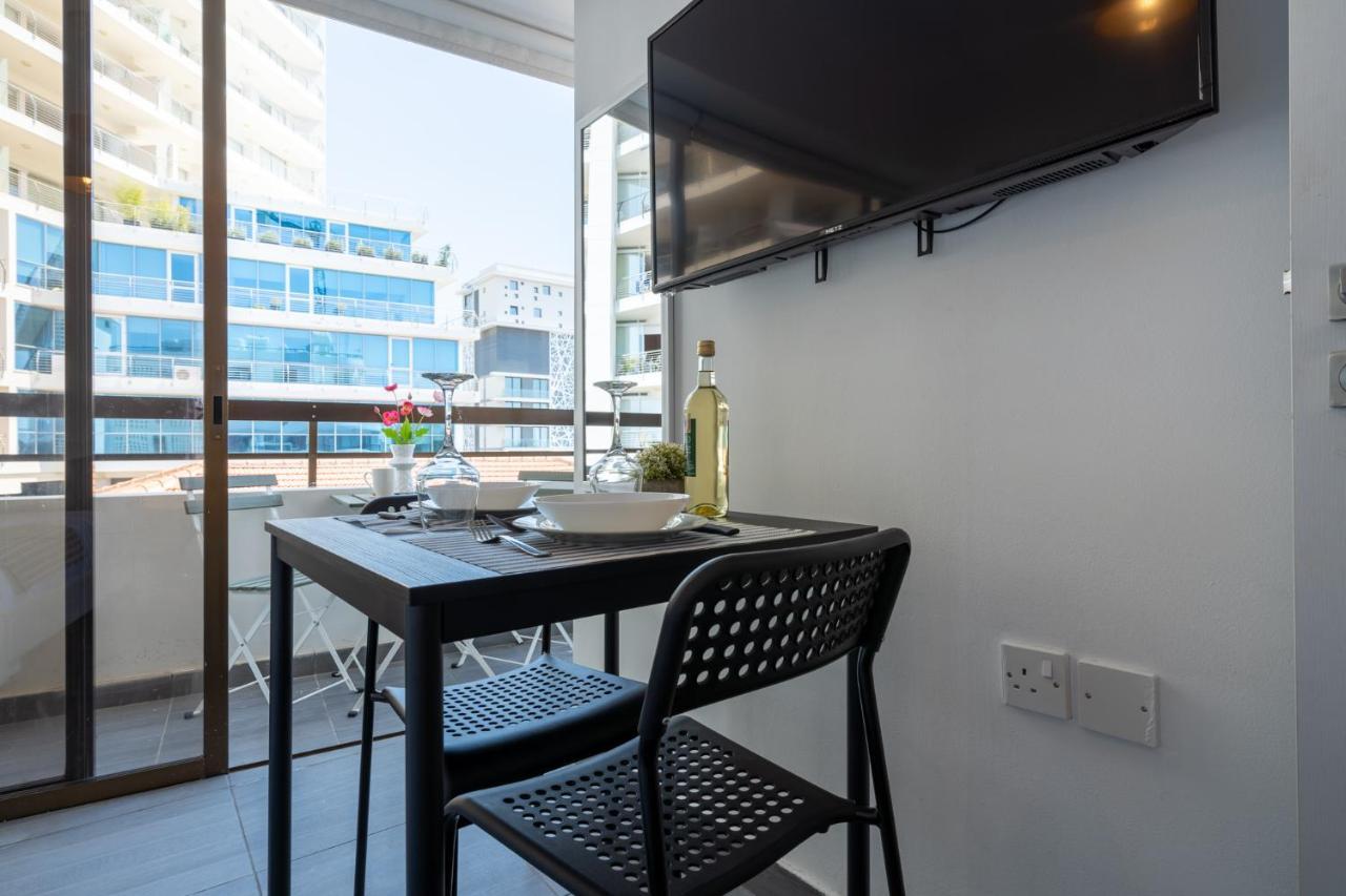 Burst Studio W/ Balcony In 拉纳卡 外观 照片